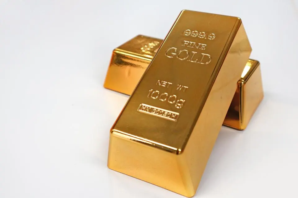 Gold Prices Soar to Record Highs Amid U.S. Shutdown – $4,000 Target in Sight Gold