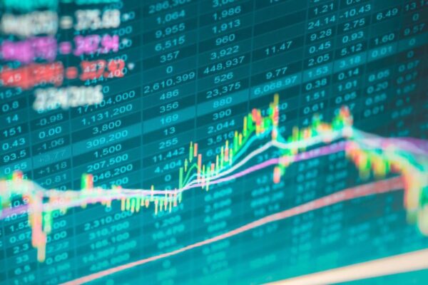 European Stocks Slip as Trump’s $100K Visa Fee Sparks Global Backlash